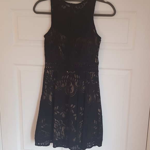 Black Lace A-line Dress - Picture 7 of 8